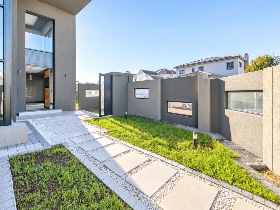 6 Bedroom Property for Sale in Sagewood Western Cape